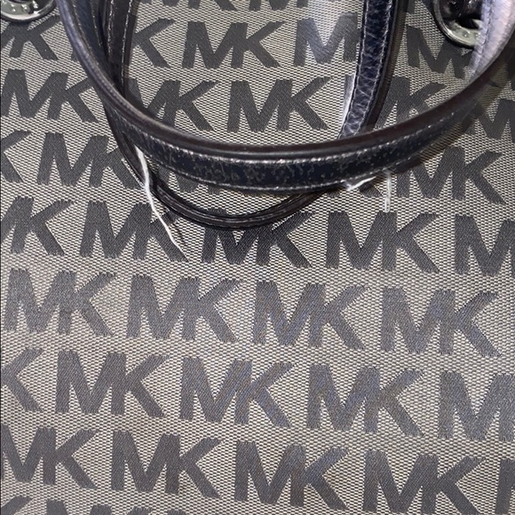 Michael Kors purse! - Picture 3 of 3